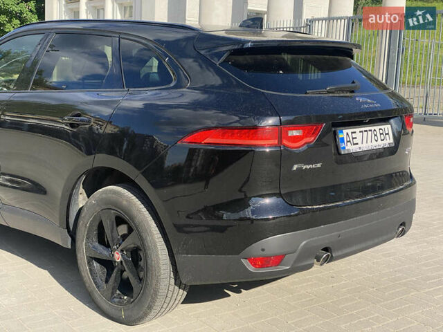 Чорний Ягуар Ф-Пейс, об'ємом двигуна 2 л та пробігом 32 тис. км за 39000 $, фото 7 на Automoto.ua