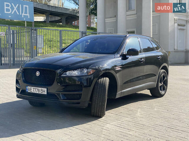 Чорний Ягуар Ф-Пейс, об'ємом двигуна 2 л та пробігом 32 тис. км за 39000 $, фото 2 на Automoto.ua