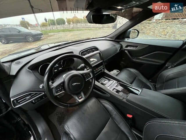 Чорний Ягуар Ф-Пейс, об'ємом двигуна 3 л та пробігом 98 тис. км за 28500 $, фото 25 на Automoto.ua