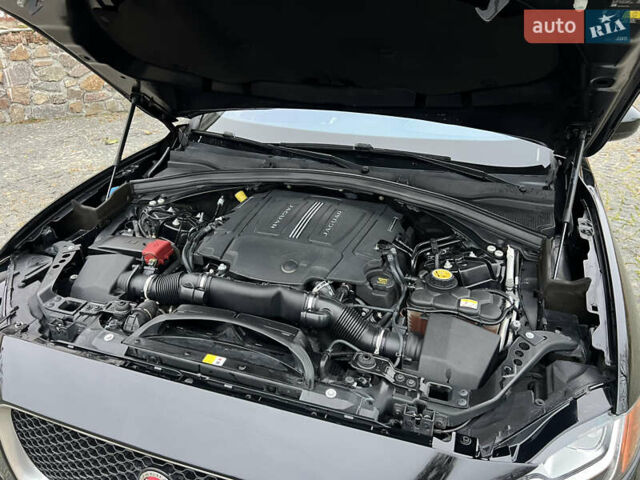 Чорний Ягуар Ф-Пейс, об'ємом двигуна 3 л та пробігом 98 тис. км за 28500 $, фото 11 на Automoto.ua