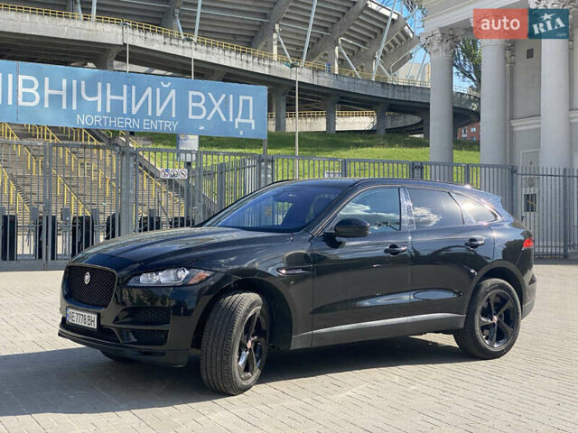 Чорний Ягуар Ф-Пейс, об'ємом двигуна 2 л та пробігом 32 тис. км за 39000 $, фото 3 на Automoto.ua