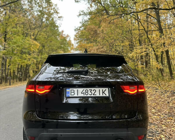 Чорний Ягуар Ф-Пейс, об'ємом двигуна 2 л та пробігом 180 тис. км за 22000 $, фото 4 на Automoto.ua