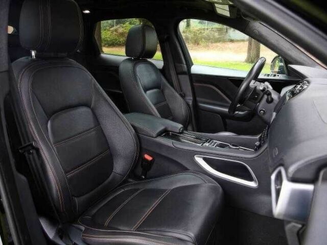 Чорний Ягуар Ф-Пейс, об'ємом двигуна 2 л та пробігом 78 тис. км за 12900 $, фото 11 на Automoto.ua