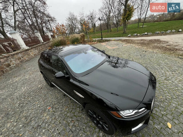 Чорний Ягуар Ф-Пейс, об'ємом двигуна 3 л та пробігом 98 тис. км за 28500 $, фото 8 на Automoto.ua