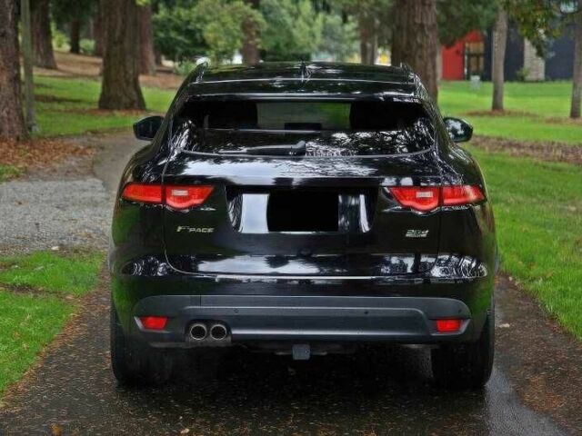 Чорний Ягуар Ф-Пейс, об'ємом двигуна 2 л та пробігом 78 тис. км за 12900 $, фото 5 на Automoto.ua