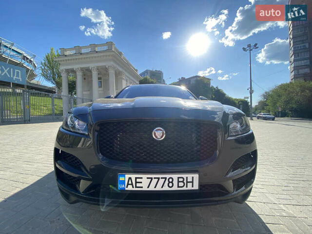 Чорний Ягуар Ф-Пейс, об'ємом двигуна 2 л та пробігом 32 тис. км за 39000 $, фото 1 на Automoto.ua