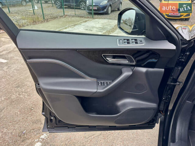 Черный Ягуар Ф-Пейс, объемом двигателя 2 л и пробегом 148 тыс. км за 24800 $, фото 29 на Automoto.ua