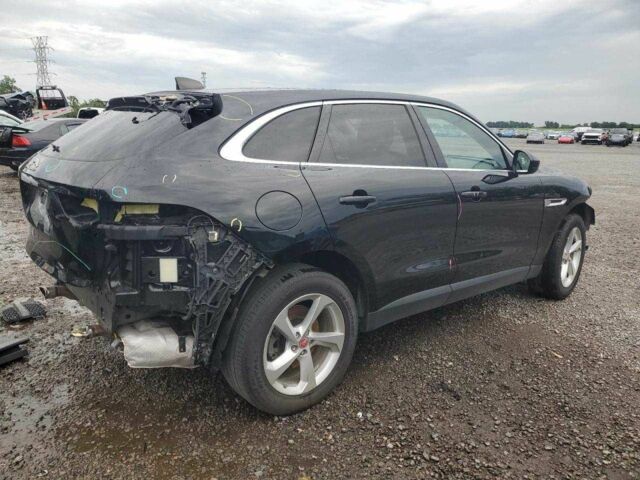 Чорний Ягуар Ф-Пейс, об'ємом двигуна 0 л та пробігом 81 тис. км за 14650 $, фото 3 на Automoto.ua