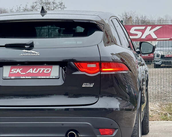 Черный Ягуар Ф-Пейс, объемом двигателя 2 л и пробегом 148 тыс. км за 24800 $, фото 69 на Automoto.ua