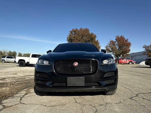 Чорний Ягуар Ф-Пейс, об'ємом двигуна 2 л та пробігом 36 тис. км за 11500 $, фото 1 на Automoto.ua