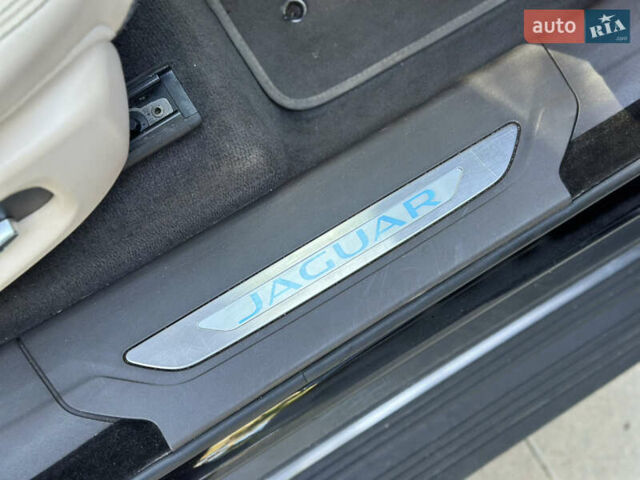 Чорний Ягуар Ф-Пейс, об'ємом двигуна 2 л та пробігом 90 тис. км за 29500 $, фото 32 на Automoto.ua
