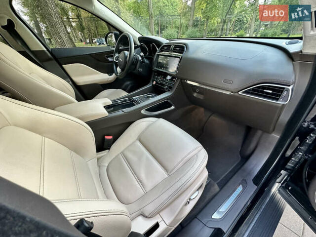 Чорний Ягуар Ф-Пейс, об'ємом двигуна 2 л та пробігом 90 тис. км за 29500 $, фото 22 на Automoto.ua