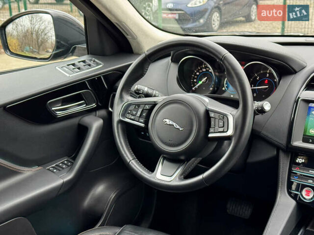 Черный Ягуар Ф-Пейс, объемом двигателя 2 л и пробегом 148 тыс. км за 24800 $, фото 18 на Automoto.ua