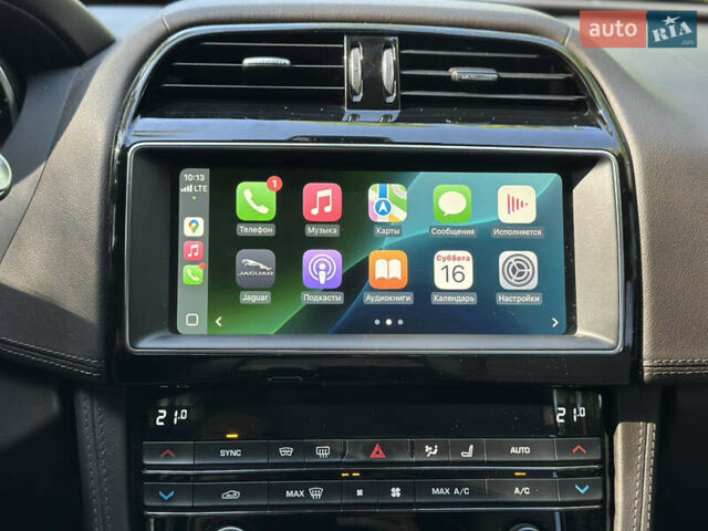 Чорний Ягуар Ф-Пейс, об'ємом двигуна 2 л та пробігом 90 тис. км за 29500 $, фото 37 на Automoto.ua