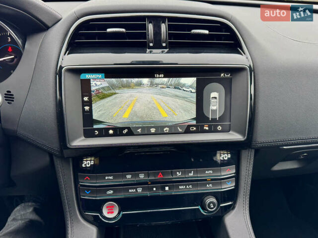 Черный Ягуар Ф-Пейс, объемом двигателя 2 л и пробегом 148 тыс. км за 24800 $, фото 22 на Automoto.ua