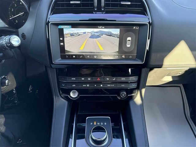 Чорний Ягуар Ф-Пейс, об'ємом двигуна 2 л та пробігом 36 тис. км за 11500 $, фото 10 на Automoto.ua