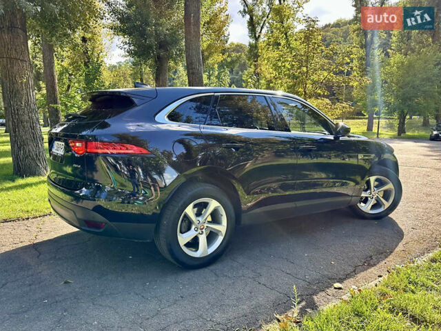 Чорний Ягуар Ф-Пейс, об'ємом двигуна 2 л та пробігом 90 тис. км за 29500 $, фото 4 на Automoto.ua