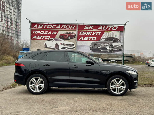 Черный Ягуар Ф-Пейс, объемом двигателя 2 л и пробегом 148 тыс. км за 24800 $, фото 4 на Automoto.ua