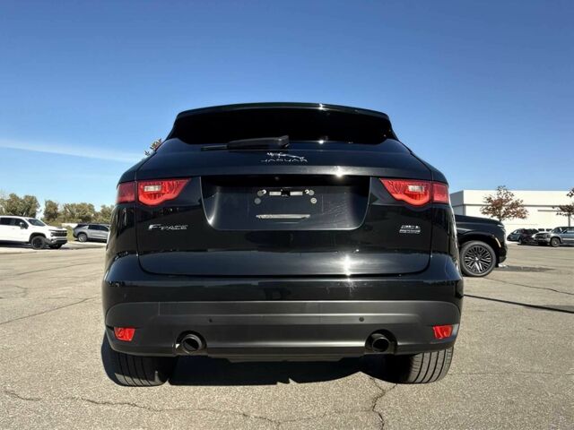 Чорний Ягуар Ф-Пейс, об'ємом двигуна 2 л та пробігом 36 тис. км за 11500 $, фото 5 на Automoto.ua