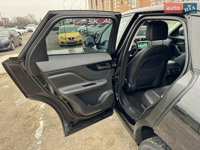 Черный Ягуар Ф-Пейс, объемом двигателя 2 л и пробегом 148 тыс. км за 24800 $, фото 32 на Automoto.ua