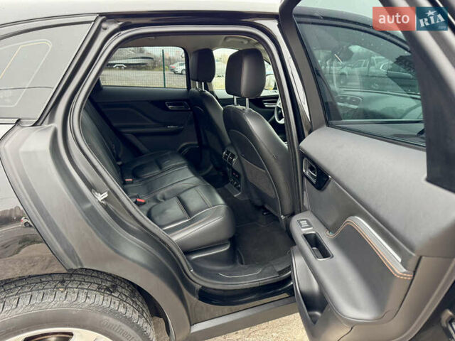 Черный Ягуар Ф-Пейс, объемом двигателя 2 л и пробегом 148 тыс. км за 24800 $, фото 41 на Automoto.ua