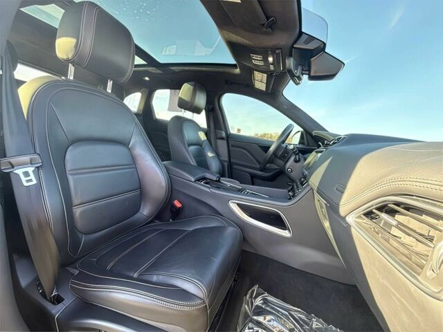 Чорний Ягуар Ф-Пейс, об'ємом двигуна 2 л та пробігом 36 тис. км за 11500 $, фото 13 на Automoto.ua