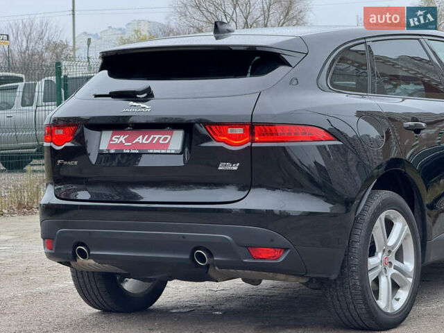 Черный Ягуар Ф-Пейс, объемом двигателя 2 л и пробегом 148 тыс. км за 24800 $, фото 68 на Automoto.ua