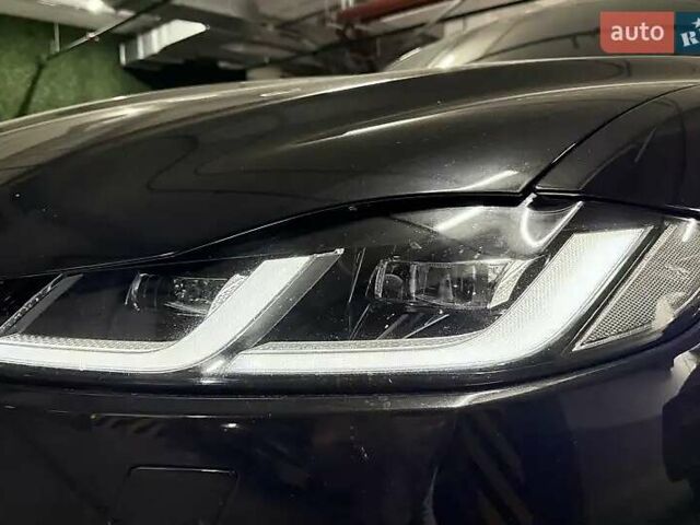 Черный Ягуар Ф-Пейс, объемом двигателя 2 л и пробегом 110 тыс. км за 38000 $, фото 26 на Automoto.ua