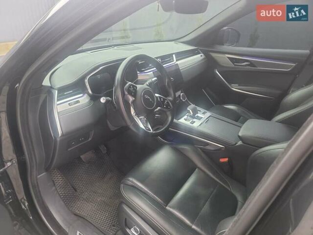 Чорний Ягуар Ф-Пейс, об'ємом двигуна 2 л та пробігом 111 тис. км за 38900 $, фото 16 на Automoto.ua