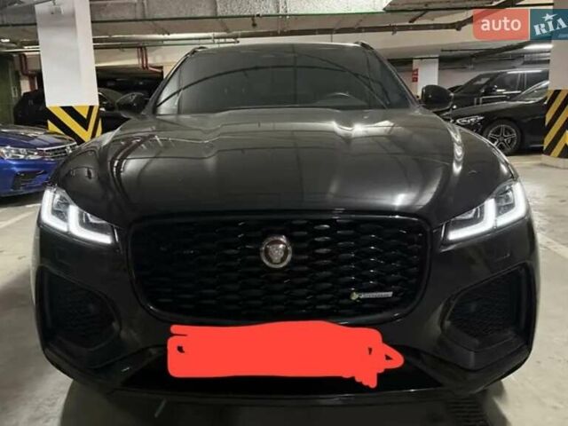 Черный Ягуар Ф-Пейс, объемом двигателя 2 л и пробегом 110 тыс. км за 38000 $, фото 1 на Automoto.ua