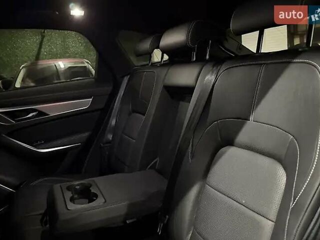 Черный Ягуар Ф-Пейс, объемом двигателя 2 л и пробегом 110 тыс. км за 38000 $, фото 17 на Automoto.ua