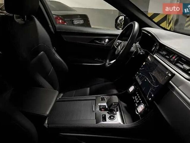 Черный Ягуар Ф-Пейс, объемом двигателя 2 л и пробегом 110 тыс. км за 38000 $, фото 8 на Automoto.ua