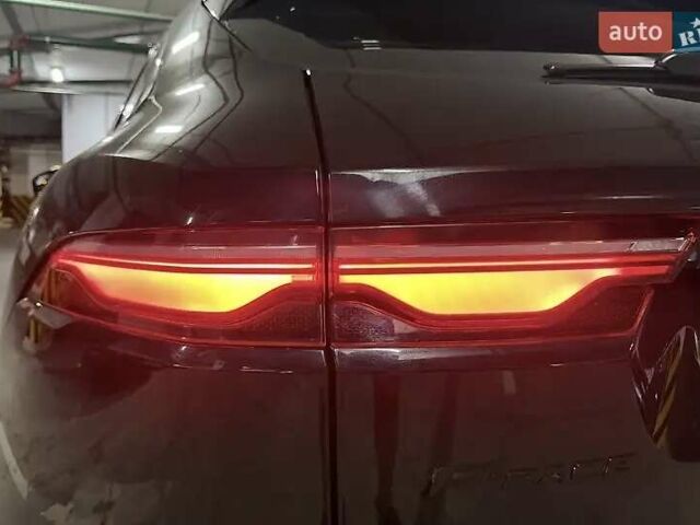 Черный Ягуар Ф-Пейс, объемом двигателя 2 л и пробегом 110 тыс. км за 38000 $, фото 30 на Automoto.ua