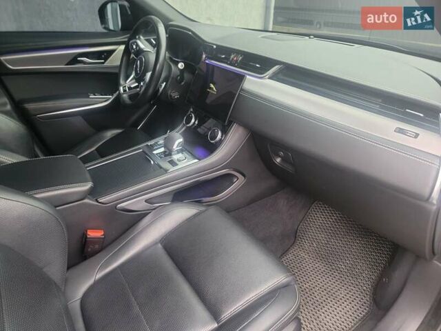 Чорний Ягуар Ф-Пейс, об'ємом двигуна 2 л та пробігом 111 тис. км за 38900 $, фото 19 на Automoto.ua