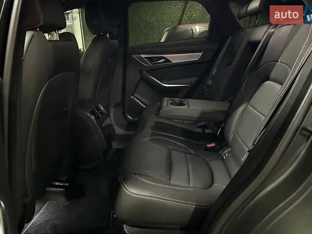 Черный Ягуар Ф-Пейс, объемом двигателя 2 л и пробегом 110 тыс. км за 38000 $, фото 20 на Automoto.ua