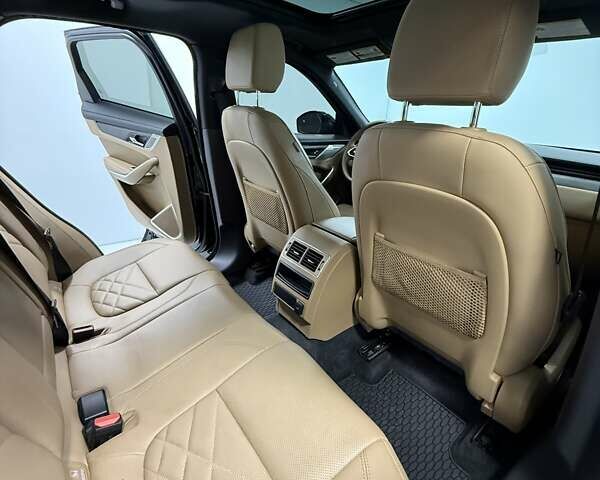Чорний Ягуар Ф-Пейс, об'ємом двигуна 2 л та пробігом 40 тис. км за 45000 $, фото 35 на Automoto.ua