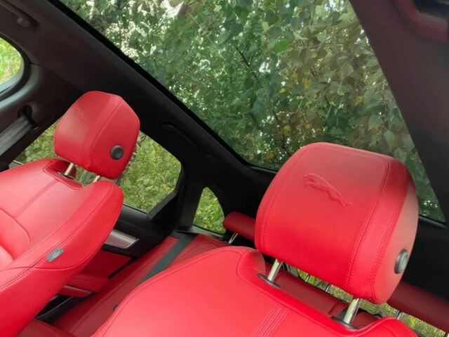 Черный Ягуар Ф-Пейс, объемом двигателя 2 л и пробегом 20 тыс. км за 15200 $, фото 7 на Automoto.ua