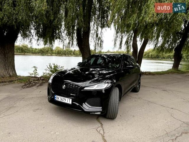 Чорний Ягуар Ф-Пейс, об'ємом двигуна 2 л та пробігом 4 тис. км за 44000 $, фото 1 на Automoto.ua