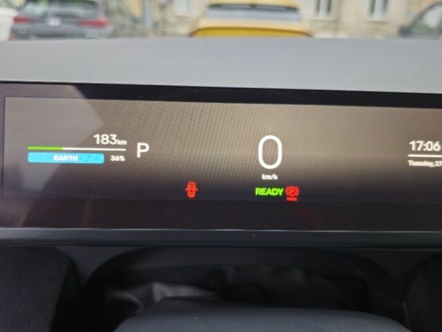 Черный Ягуар Ф-Пейс, объемом двигателя 0 л и пробегом 10 тыс. км за 30000 $, фото 22 на Automoto.ua