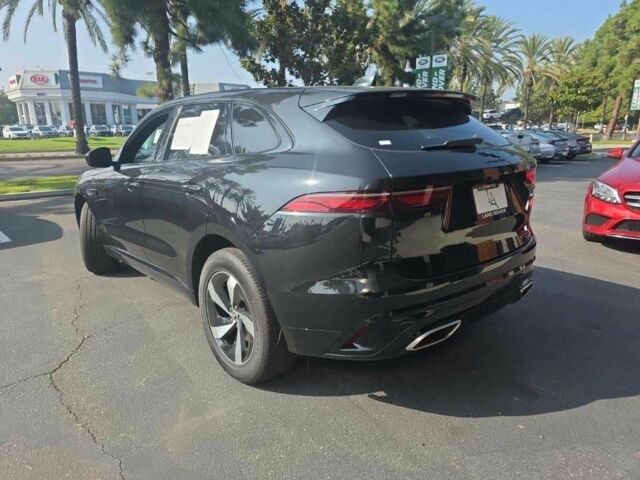 Черный Ягуар Ф-Пейс, объемом двигателя 0 л и пробегом 17 тыс. км за 68000 $, фото 3 на Automoto.ua