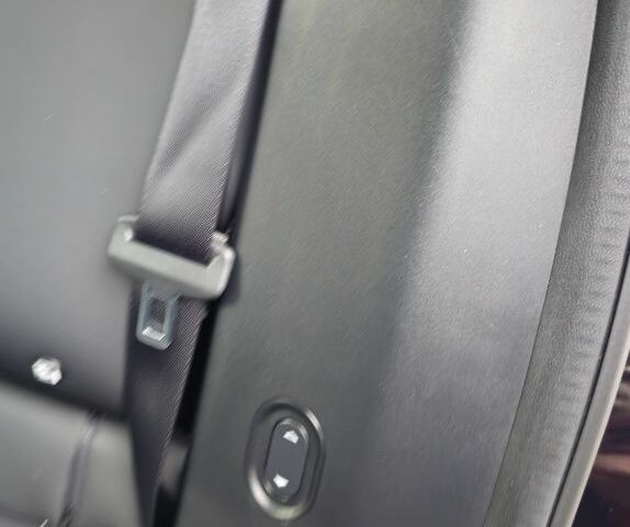 Черный Ягуар Ф-Пейс, объемом двигателя 0 л и пробегом 10 тыс. км за 30000 $, фото 18 на Automoto.ua