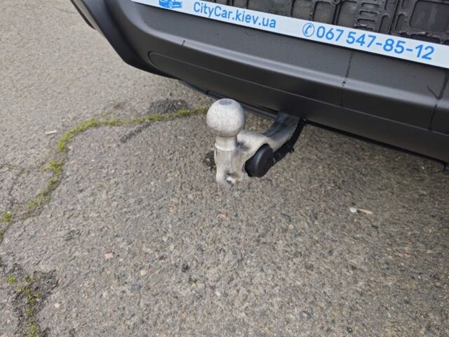 Черный Ягуар Ф-Пейс, объемом двигателя 0 л и пробегом 10 тыс. км за 30000 $, фото 6 на Automoto.ua