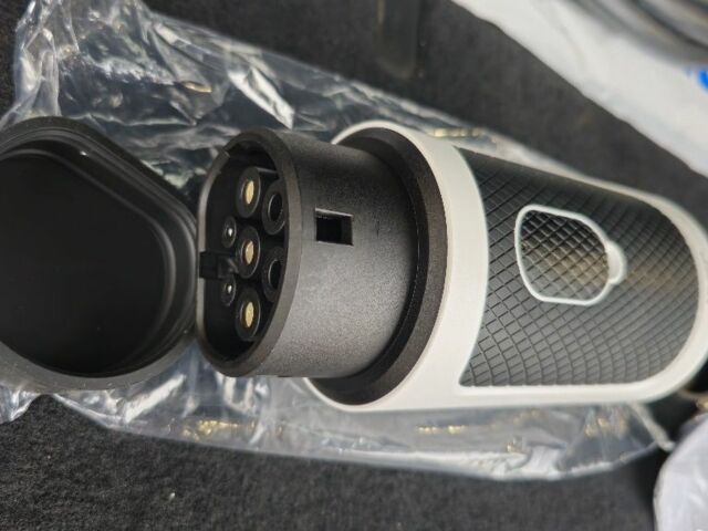 Черный Ягуар Ф-Пейс, объемом двигателя 0 л и пробегом 10 тыс. км за 30000 $, фото 11 на Automoto.ua