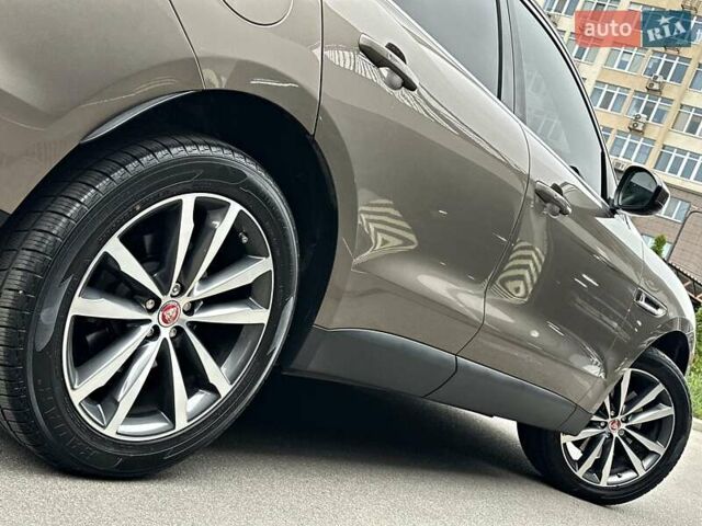 Коричневый Ягуар Ф-Пейс, объемом двигателя 3 л и пробегом 211 тыс. км за 17800 $, фото 23 на Automoto.ua