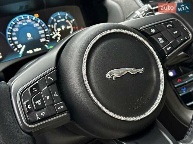 Коричневый Ягуар Ф-Пейс, объемом двигателя 3 л и пробегом 211 тыс. км за 17800 $, фото 30 на Automoto.ua