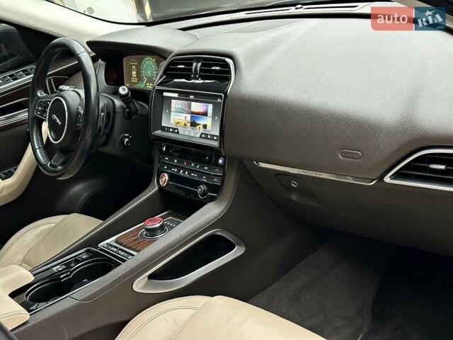 Коричневый Ягуар Ф-Пейс, объемом двигателя 3 л и пробегом 211 тыс. км за 17800 $, фото 33 на Automoto.ua