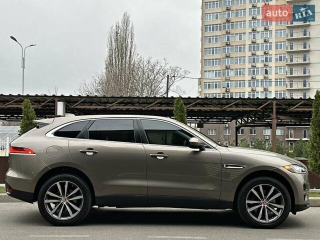 Коричневый Ягуар Ф-Пейс, объемом двигателя 3 л и пробегом 211 тыс. км за 17800 $, фото 2 на Automoto.ua