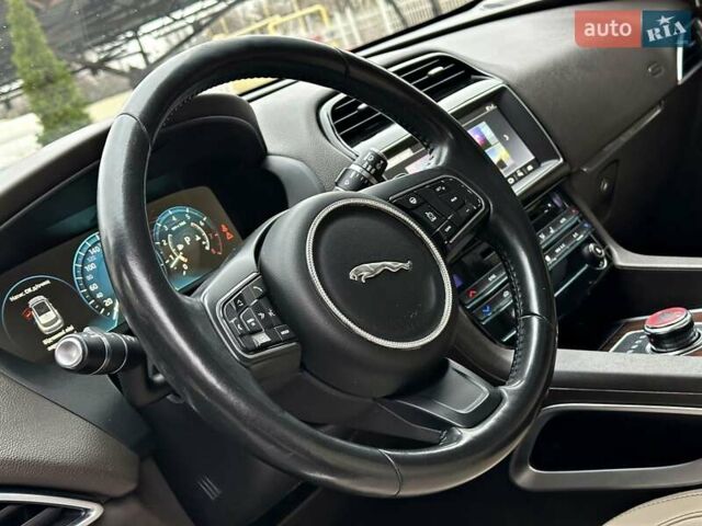 Коричневый Ягуар Ф-Пейс, объемом двигателя 3 л и пробегом 211 тыс. км за 17800 $, фото 29 на Automoto.ua