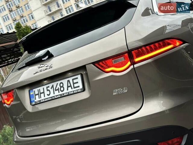 Коричневый Ягуар Ф-Пейс, объемом двигателя 3 л и пробегом 211 тыс. км за 17800 $, фото 4 на Automoto.ua