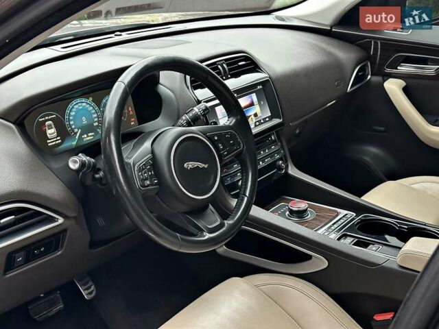 Коричневый Ягуар Ф-Пейс, объемом двигателя 3 л и пробегом 211 тыс. км за 17800 $, фото 28 на Automoto.ua